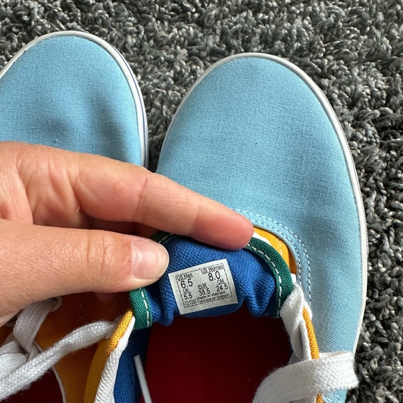 Vans - Picture 3 of 4